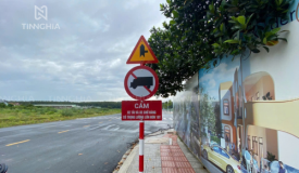 TRỤ BIỂN BÁO GIAO THÔNG TRONG KHU CÔNG NGHIỆP