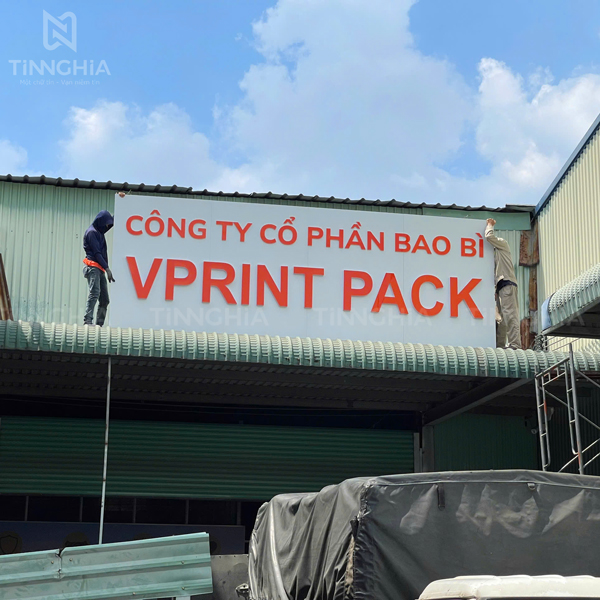 Bảng hiệu alu chữ nổi mica công ty Thuận An (khách hàng: Công ty Vprint Pack An Phú Thuận An)