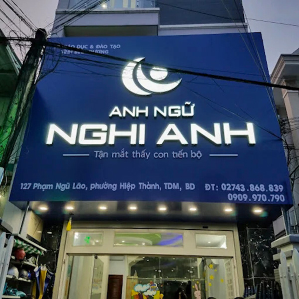 Bảng hiệu trung tâm Anh ngữ ốp alu chữ nổi đèn LED (Ảnh sưu tầm)