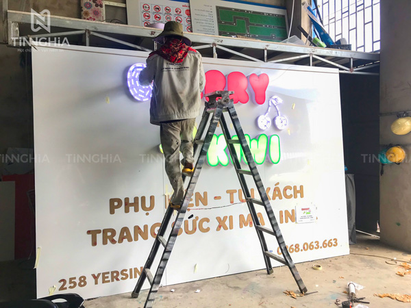 THI CÔNG BẢNG HIỆU ALU TẠI THUẬN AN