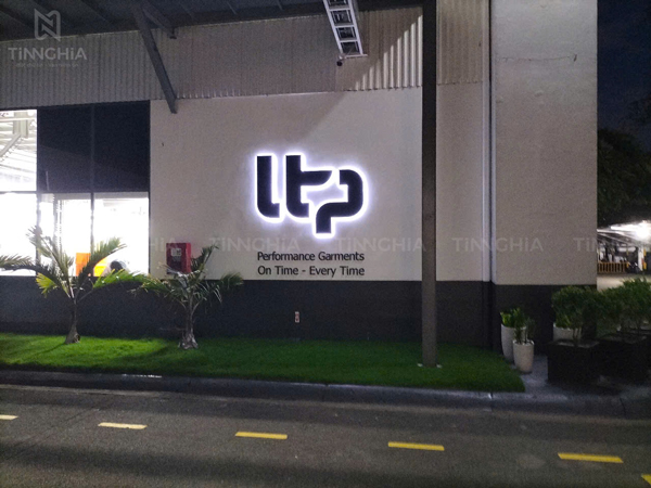 LÀM CHỮ NỔI INOX LED SÁNG CHÂN TPHCM