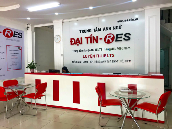 Bảng hiệu chữ nổi đẹp gắn quầy lễ tân trung tâm Anh ngữ