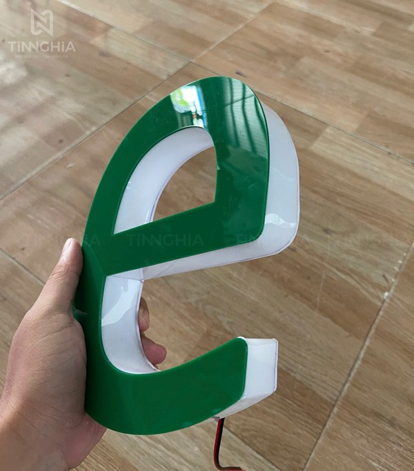 LÀM CHỮ NỔI MICA SÁNG HÔNG TPHCM