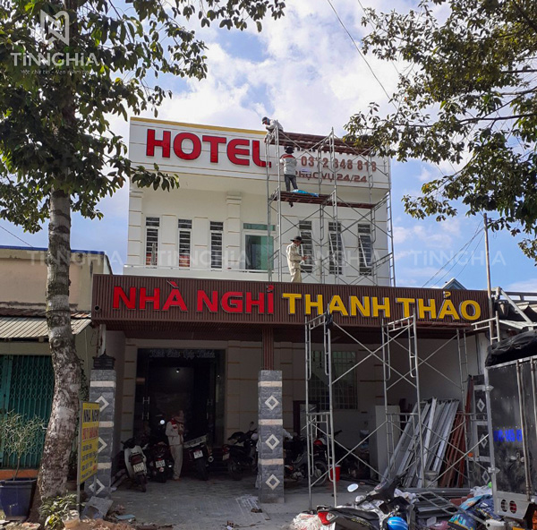 5+ MẪU BẢNG HIỆU KHÁCH SẠN NHÀ NGHỈ ĐẸP SANG TRỌNG