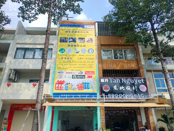 Làm bảng hiệu hộp đèn quảng cáo căng bạt