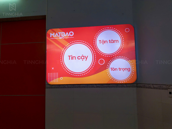 Làm hộp đèn mới cho văn phòng công ty Bình Dương