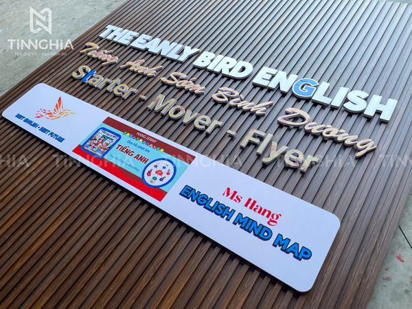 bảng hiệu trung tâm Anh ngữ Bình Dương