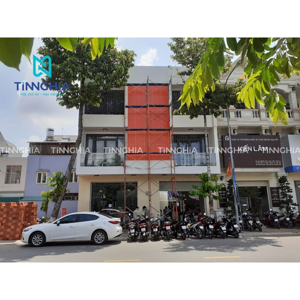 ỐP ALU MẶT DỰNG BẢNG HIỆU TÂN UYÊN