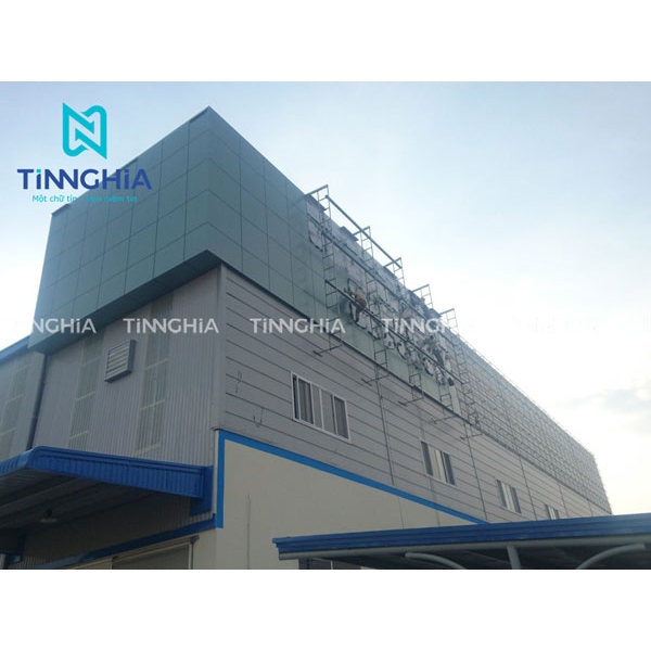 ỐP ALU MẶT DỰNG BẢNG HIỆU TÂN UYÊN
