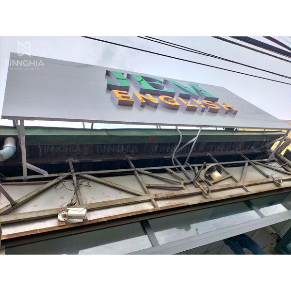 BẢNG HIỆU CHỮ MICA BÀU BÀNG
