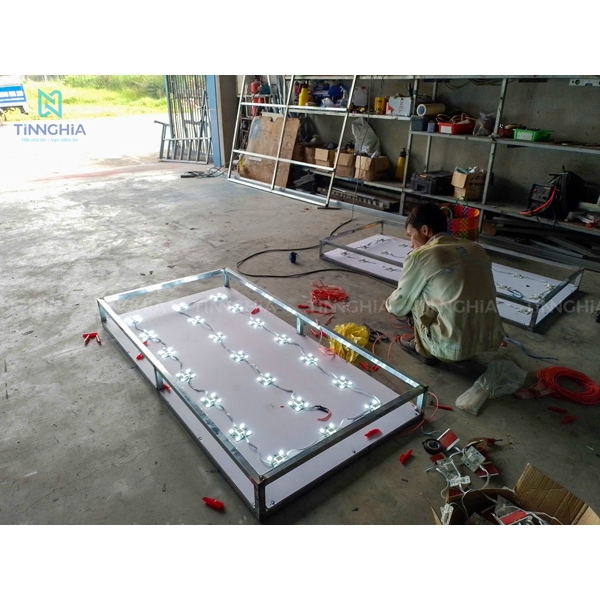 BẢNG HIỆU HỘP ĐÈN DĨ AN