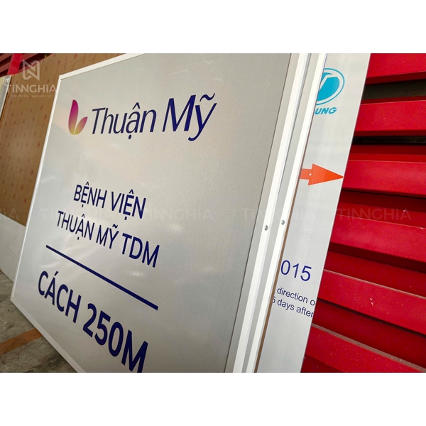 BẢNG HIỆU TÔN BÌNH DƯƠNG