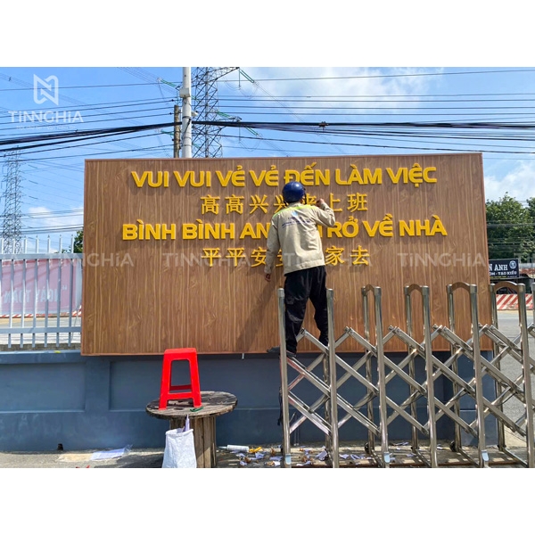 BIỂN HIỆU MICA THỦ DẦU MỘT