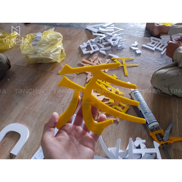 BIỂN HIỆU MICA THỦ DẦU MỘT