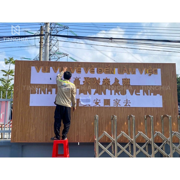 BIỂN HIỆU MICA THỦ DẦU MỘT