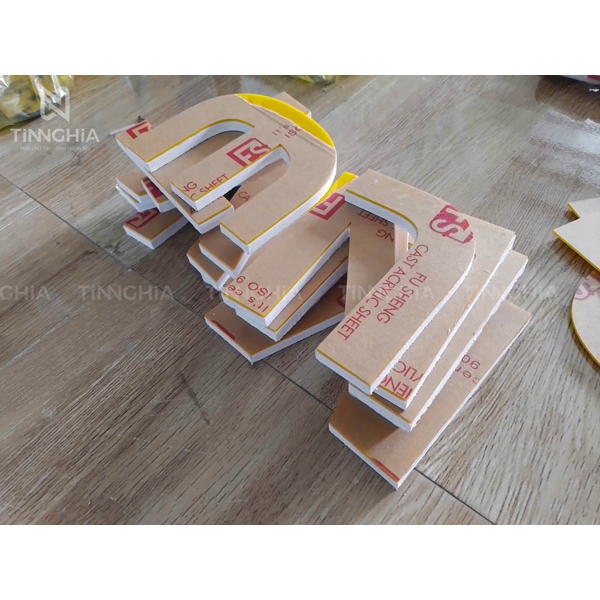 BIỂN HIỆU MICA THỦ DẦU MỘT
