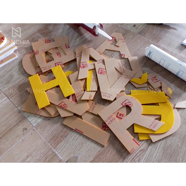 BIỂN HIỆU MICA THỦ DẦU MỘT
