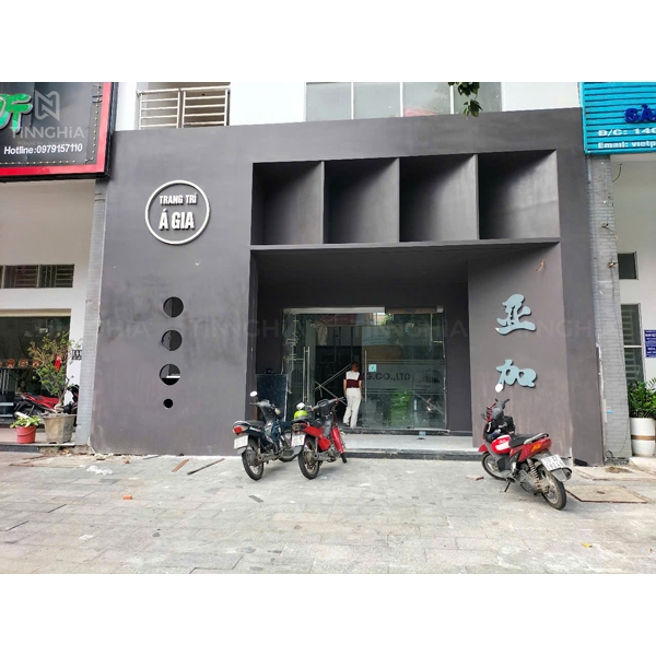 GIA CÔNG CHỮ INOX TRẮNG XƯỚC CHO BẢNG HIỆU