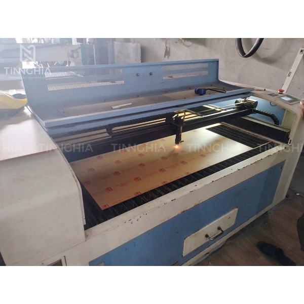 GIA CÔNG CHỮ MICA BÌNH DƯƠNG