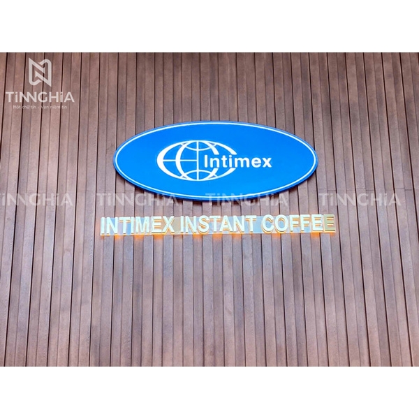 VÁCH NGĂN NHỰA GIẢ GỖ BÌNH DƯƠNG