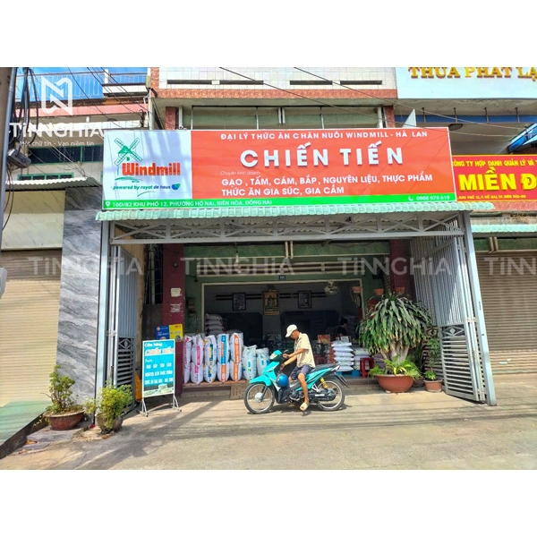 LÀM BẢNG CÔNG TY TÂN UYÊN