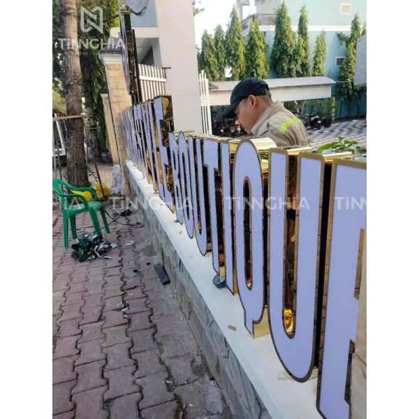 LÀM BẢNG HIỆU DĨ AN