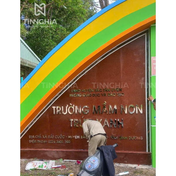 LÀM BẢNG HIỆU INOX DĨ AN
