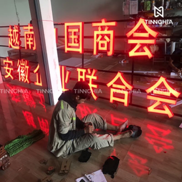 LÀM BẢNG HIỆU MICA LED BÌNH DƯƠNG