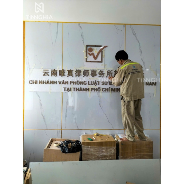 LÀM BIỂN HIỆU MICA BÌNH DƯƠNG