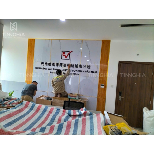 LÀM BIỂN HIỆU MICA BÌNH DƯƠNG