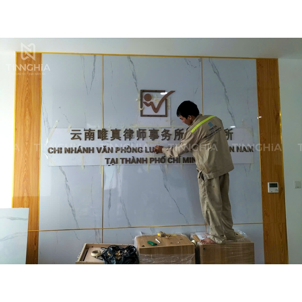 LÀM BIỂN HIỆU MICA BÌNH DƯƠNG