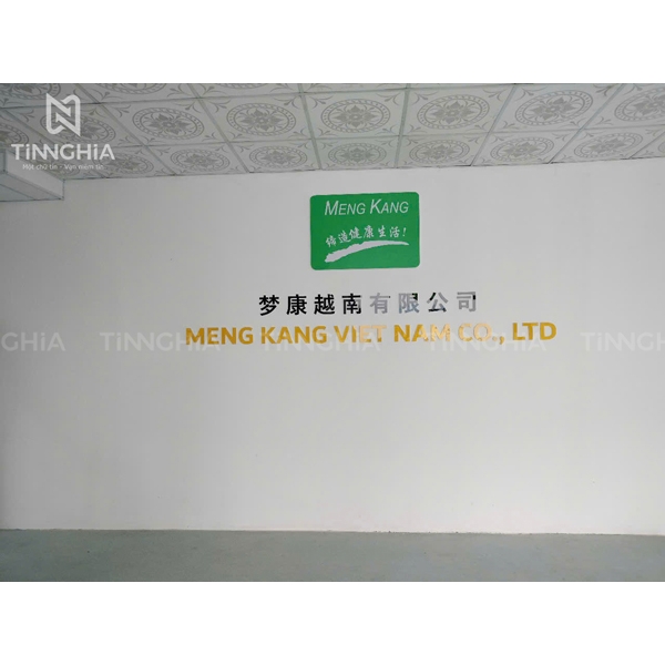 LÀM BẢNG HIỆU MICA THEO YÊU CẦU