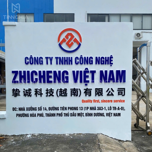 LÀM BẢNG HIỆU NHÀ XƯỞNG BÌNH DƯƠNG | Gắn Chữ Nổi Nền Đá, Mái Tôn, Chữ Nổi Gắn Tường