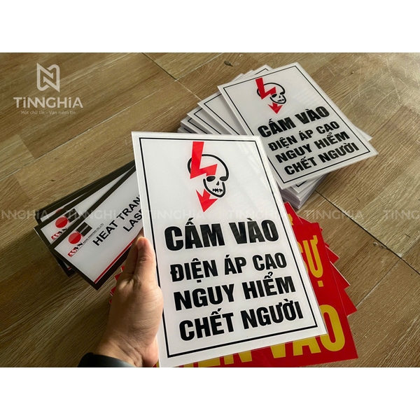LÀM BẢNG MICA BÌNH DƯƠNG
