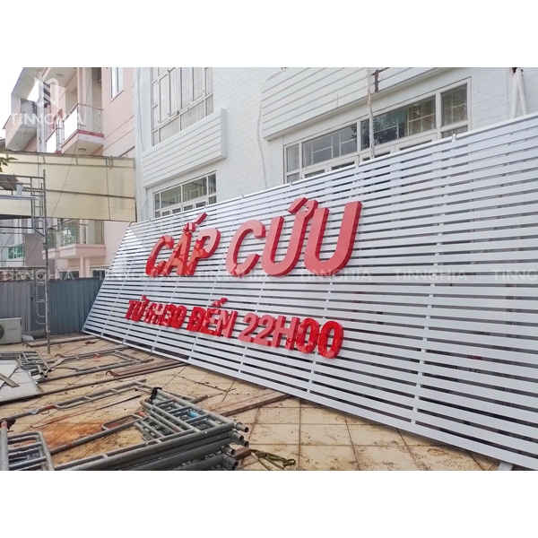 LÀM BẢNG QUẢNG CÁO BÀU BÀNG BẰNG TÔN LAM