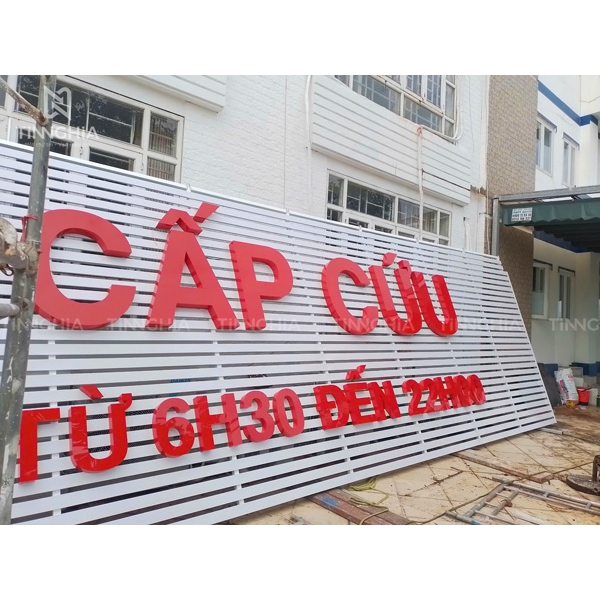 LÀM BẢNG QUẢNG CÁO BÀU BÀNG BẰNG TÔN LAM