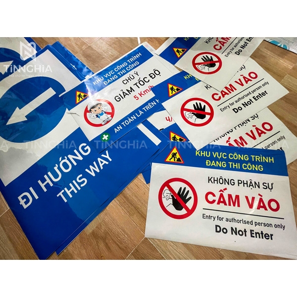 LÀM BIỂN BÁO THI CÔNG DĨ AN