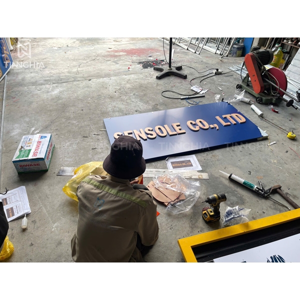 LÀM BIỂN HIỆU CHỮ NỔI BÌNH DƯƠNG