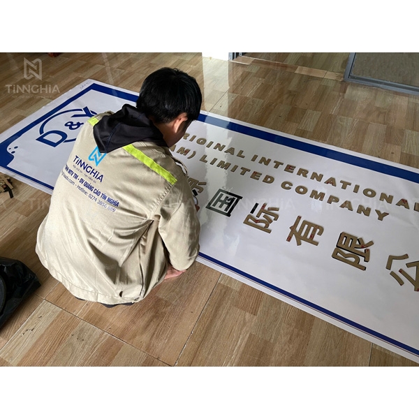 LÀM BIỂN HIỆU CÔNG TY TÂN UYÊN