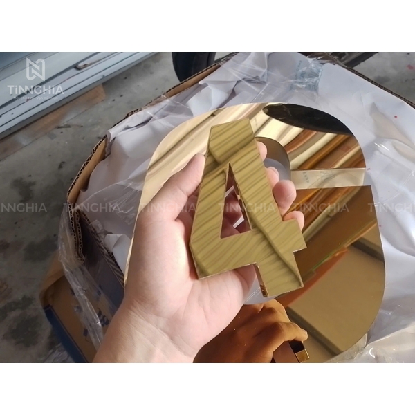 LÀM BIỂN HIỆU INOX THUẬN AN