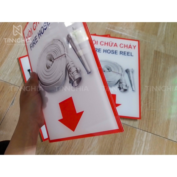 LÀM BIỂN MICA THỦ DẦU MỘT