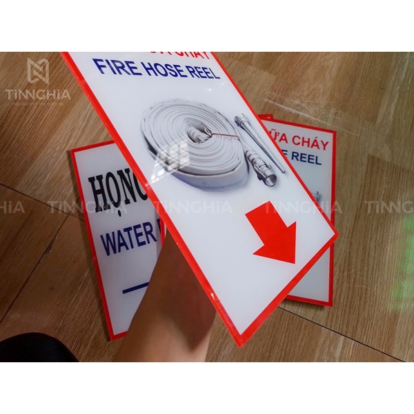 LÀM BIỂN MICA THỦ DẦU MỘT