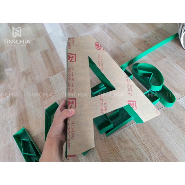 LÀM CHỮ NỔI MICA DĨ AN
