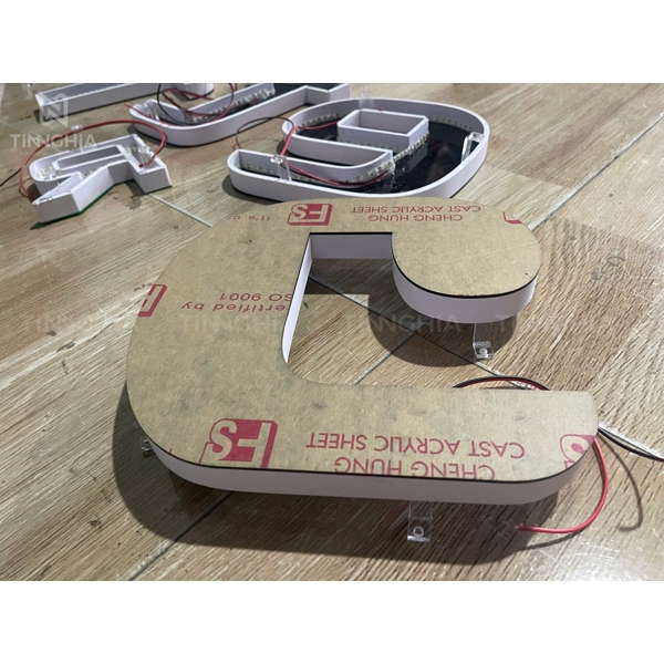LÀM CHỮ NỔI MICA LED BÌNH DƯƠNG
