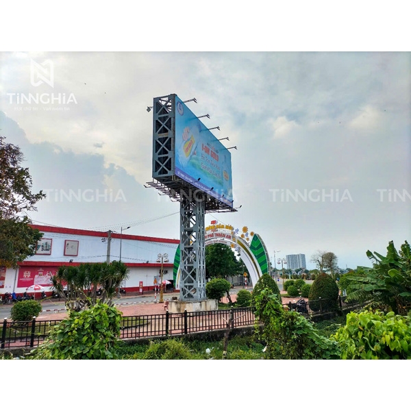 LÀM PANO QUẢNG CÁO DĨ AN