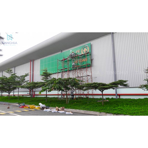 ỐP ALU MẶT DỰNG BẢNG HIỆU TÂN UYÊN
