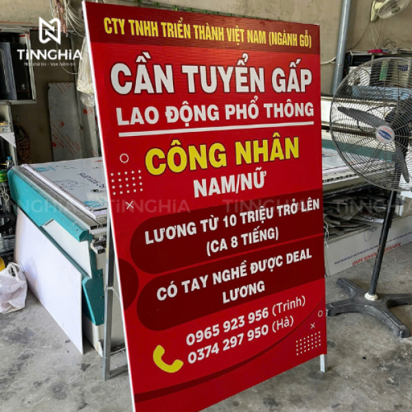 GIA CÔNG STANDEE KHUNG SẮT THỦ DẦU 