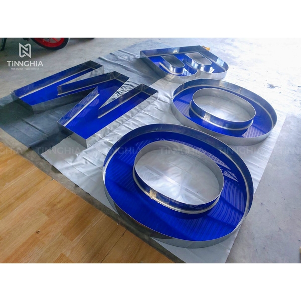 THI CÔNG CHỮ NỔI INOX MICA TẠI PHÚ GIÁO