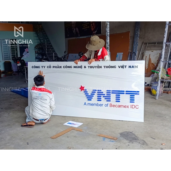 THIẾT KẾ BẢNG HIỆU CÔNG TY TẠI BÌNH DƯƠNG