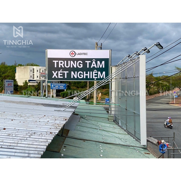 LÀM BẢNG HIỆU TÔN DÁN DECAL